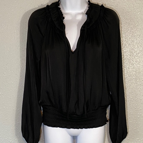 Elegant Black Women's Top - Picture 2 of 8